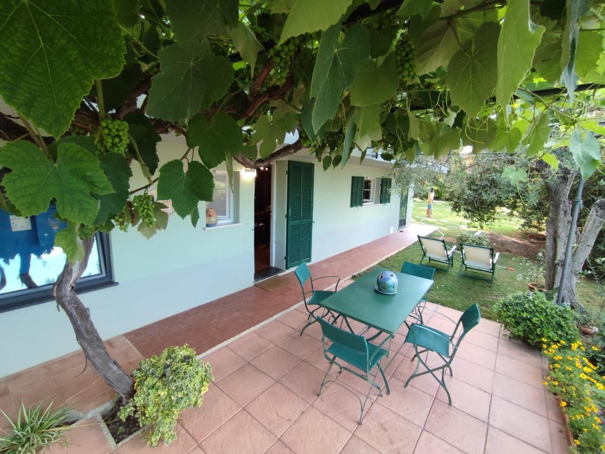 Independent Apartment With A Fabulous Patio - Casa Penny Cisano sul Neva Extérieur photo